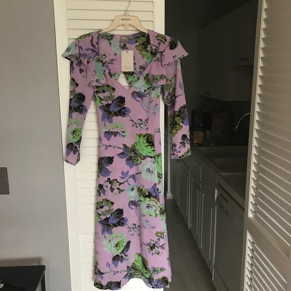 !6 HR SALE! NWT ASOS Lilac Floral wrap dress - Picture 3 of 3